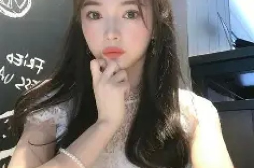 不到24小时娱乐圈又出三大八卦顶流小花、男星带女儿见情人