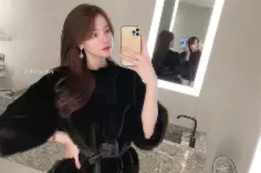 谢娜成都演唱会想看人数超35万艺人跨界为何引争议