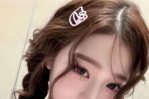 网红司晓迪直播骂白鹿“素颜普通、媚男看不起人”！评论区翻车连闺蜜都拆台蹭热度翻车最快的一次